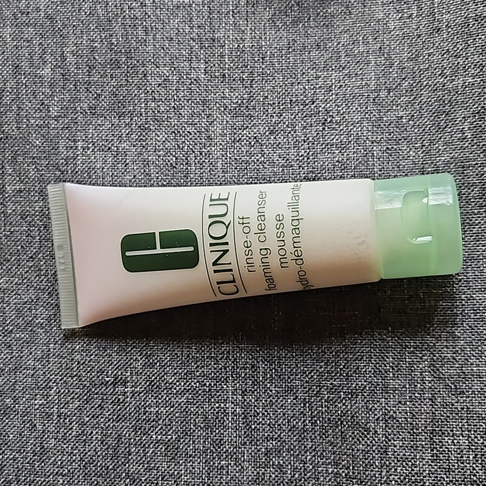 Clinical Rinse off foaming Cleanser